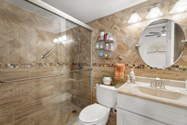 Unit 206 photo 5