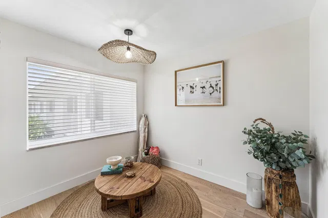 Unit 2050 photo 7