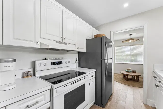 Unit 2050 photo 12