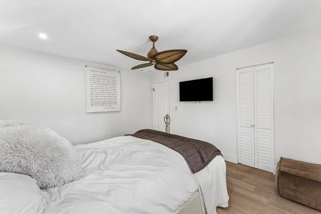 Unit 2050 photo 16