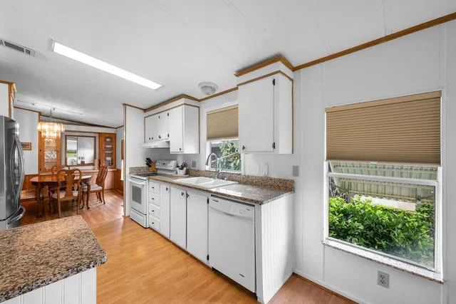Residence photo 16