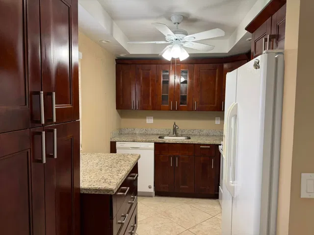 Residence photo 2