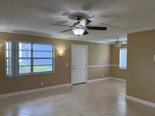 Residence photo 5