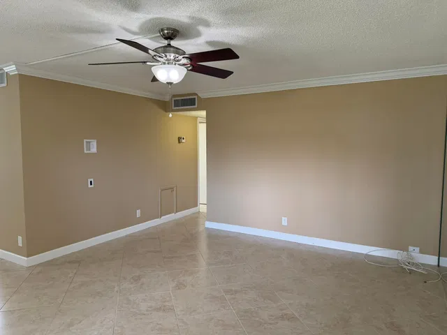 Residence photo 6