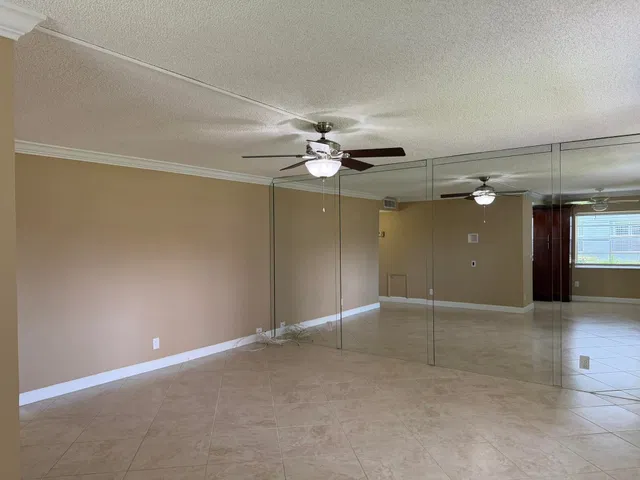 Residence photo 8
