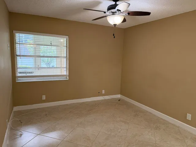 Residence photo 18