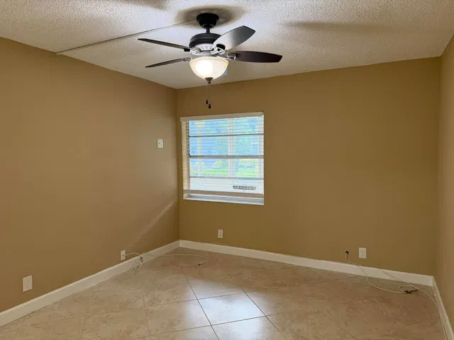 Residence photo 19