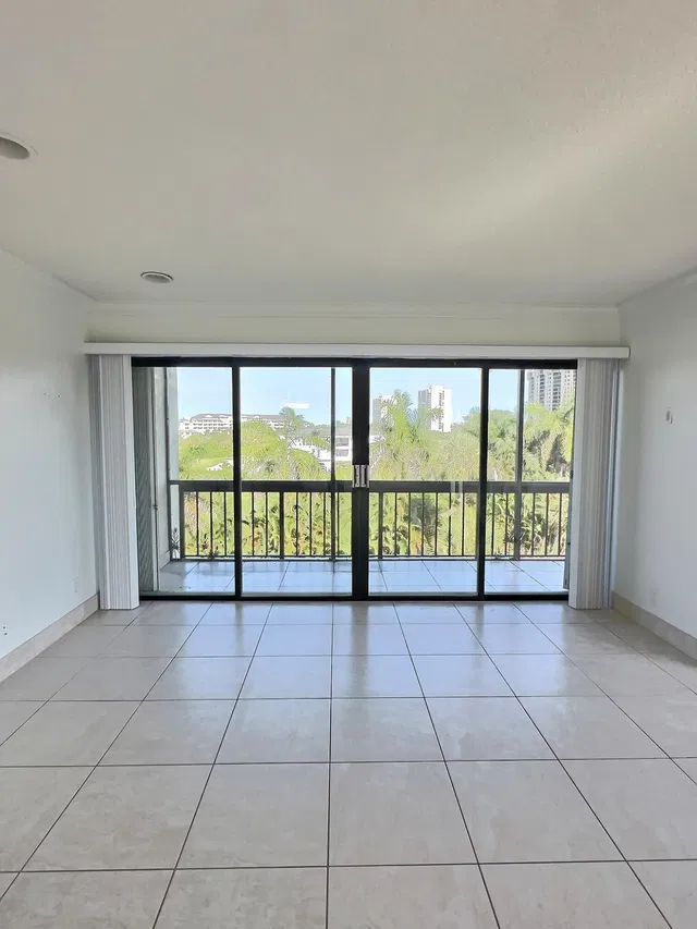 Unit 407 photo 2