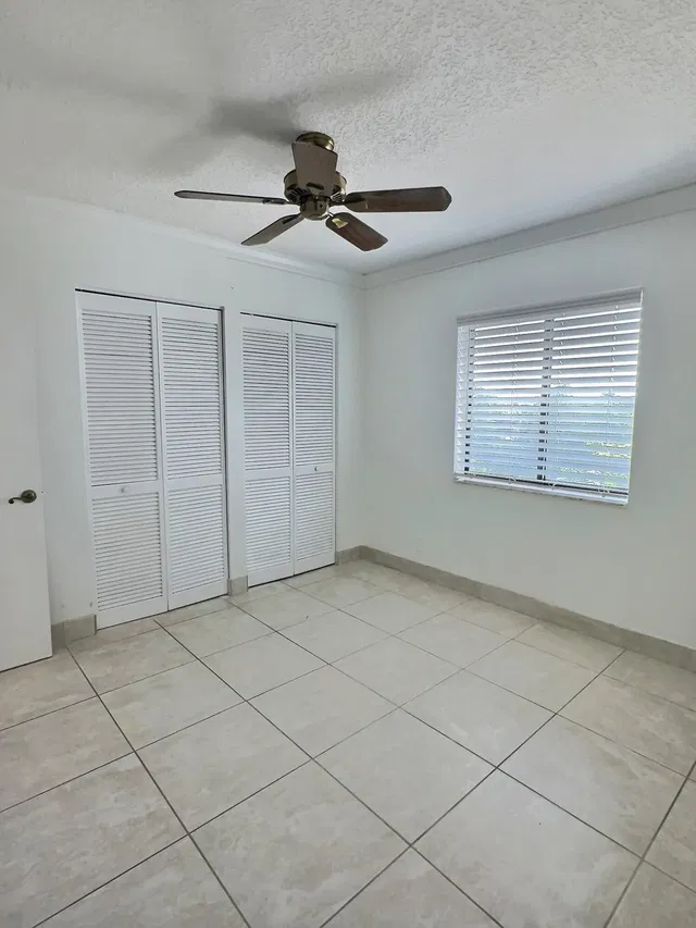 Unit 407 photo 12
