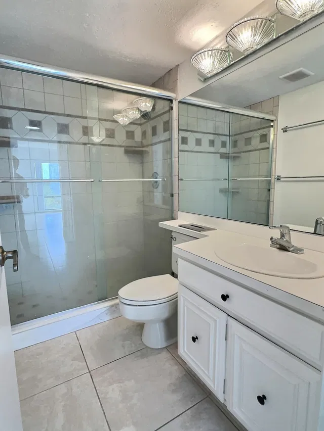 Unit 407 photo 14