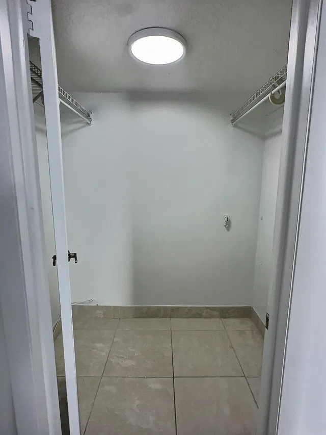 Unit 407 photo 17