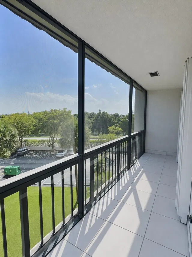 Unit 407 photo 21