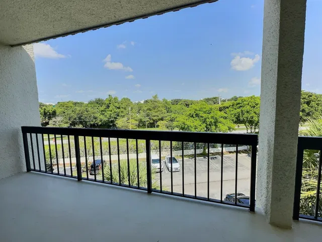 Unit 407 photo 27