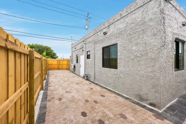 West Palm Beach Residence photo 37