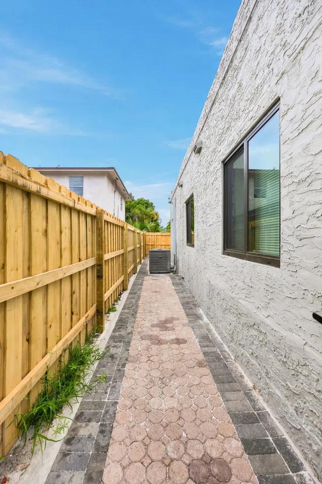 West Palm Beach Residence photo 38