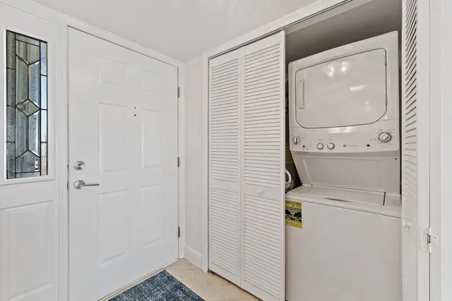 Unit 905 photo 29