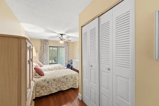 Unit 321 photo 15