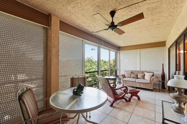 Unit 321 photo 20
