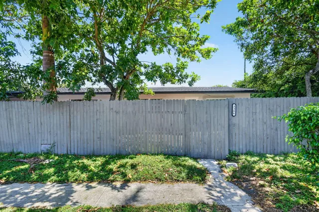  Residence photo 4