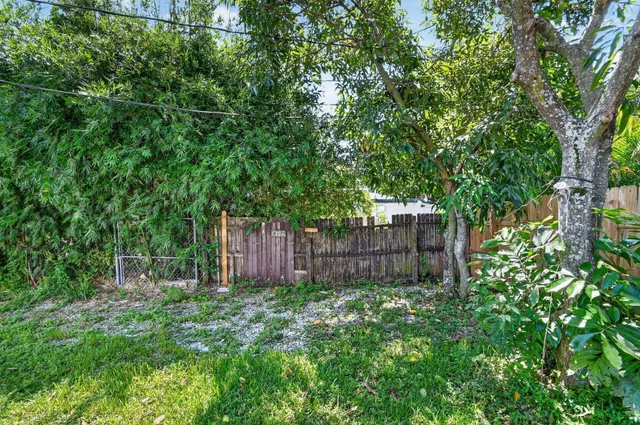 Residence photo 9