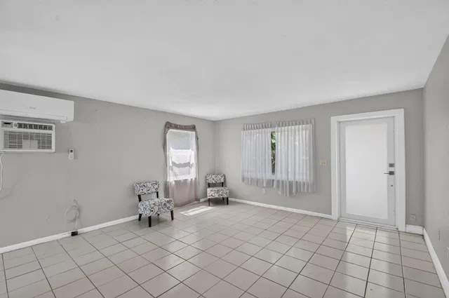  Residence photo 11