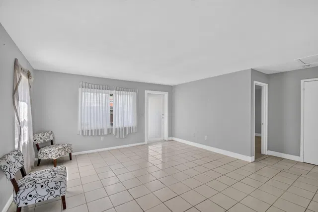  Residence photo 12