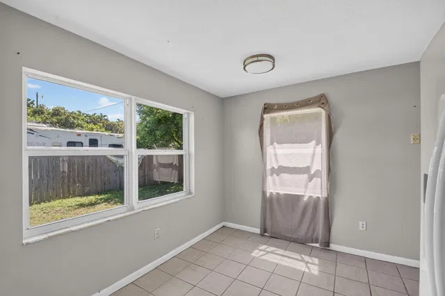 Residence photo 17