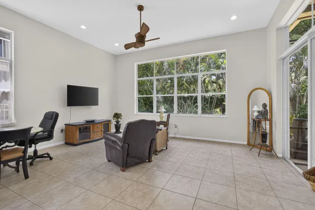 Residence photo 15