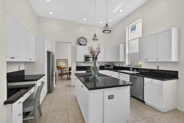 Residence photo 19
