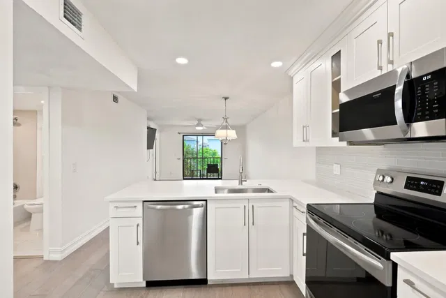  Unit 203 photo 6