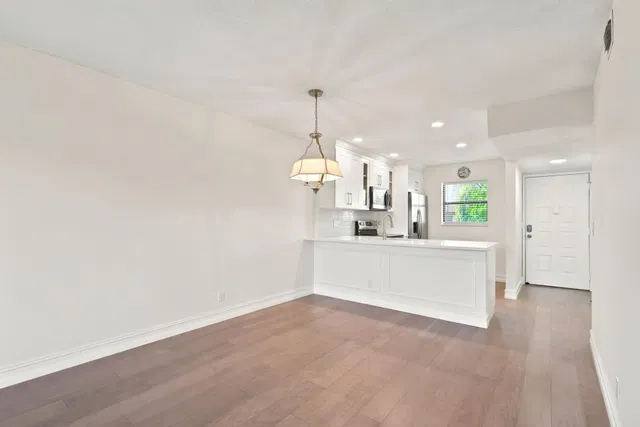  Unit 203 photo 7