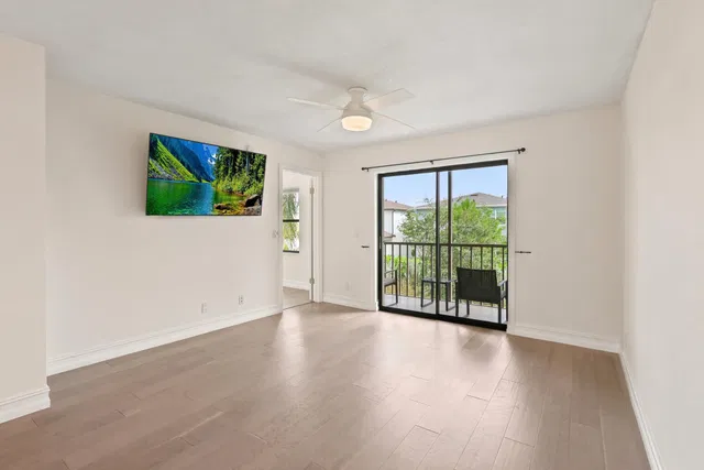  Unit 203 photo 11