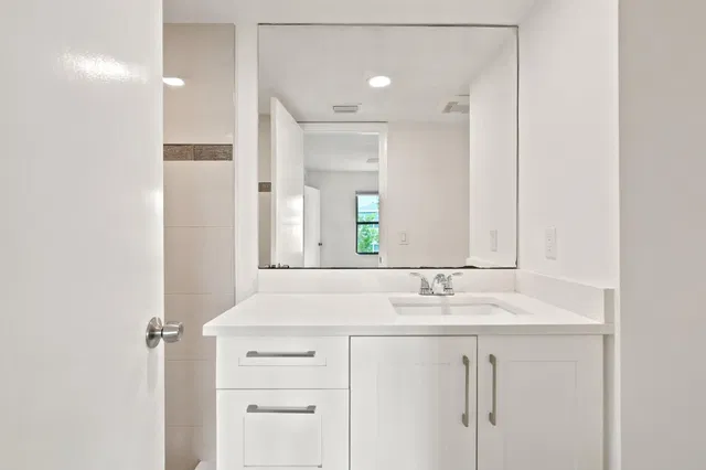  Unit 203 photo 21
