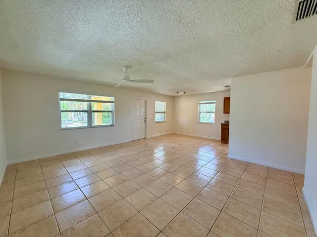 Residence photo 5