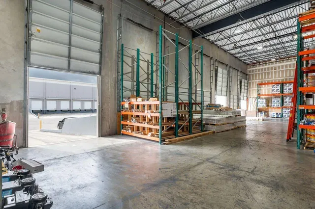 Unit 2 photo 15