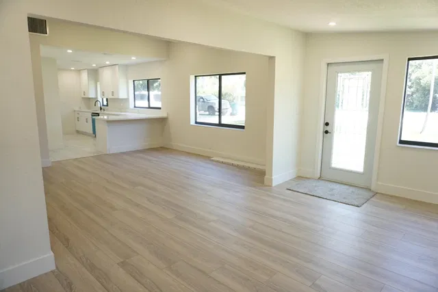 Residence photo 8