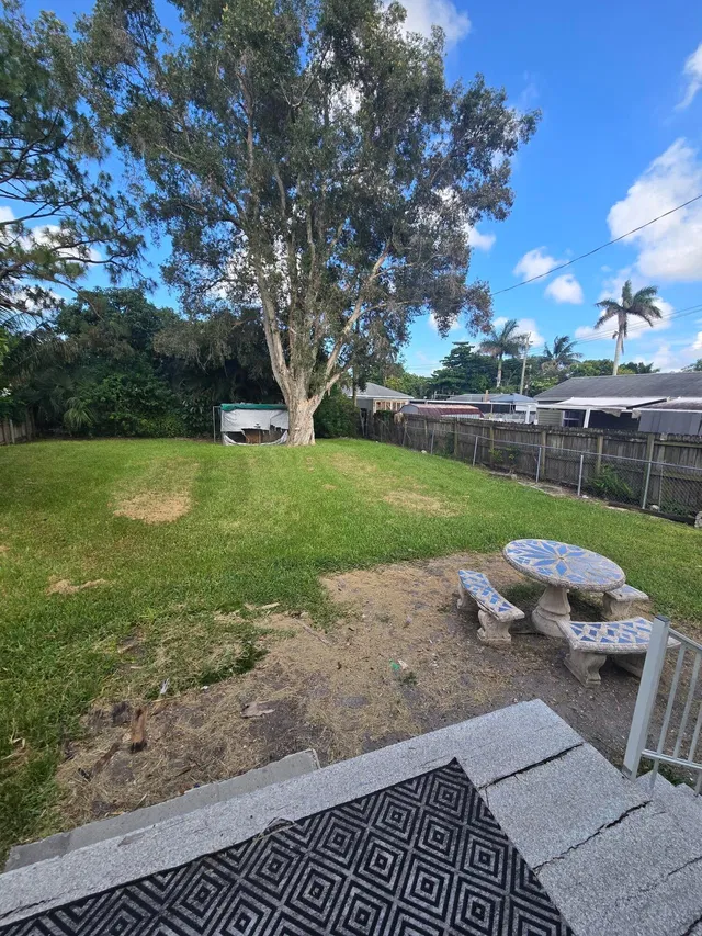 Residence photo 2