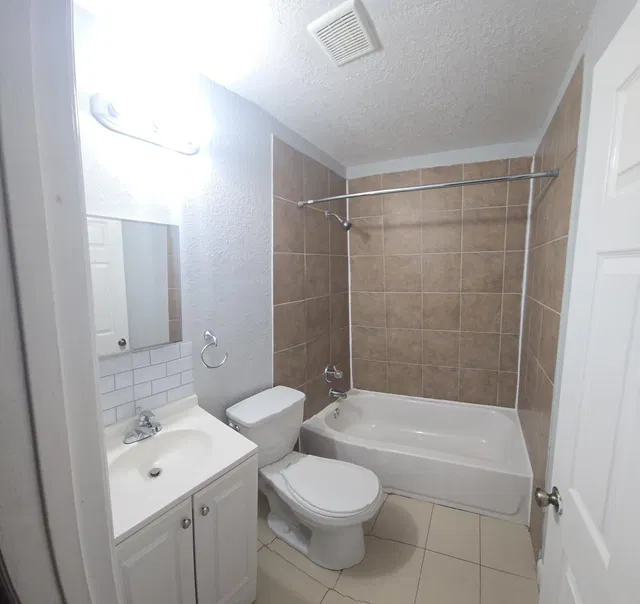 Residence photo 8
