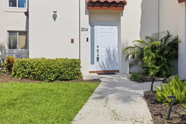 Unit L204 photo 24