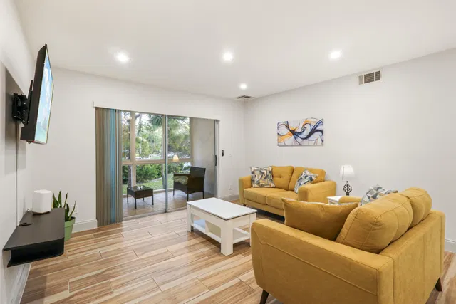 Unit 58-5 photo 11