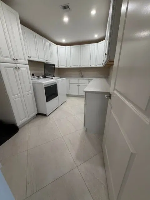 Singer Island Unit 312 photo 23