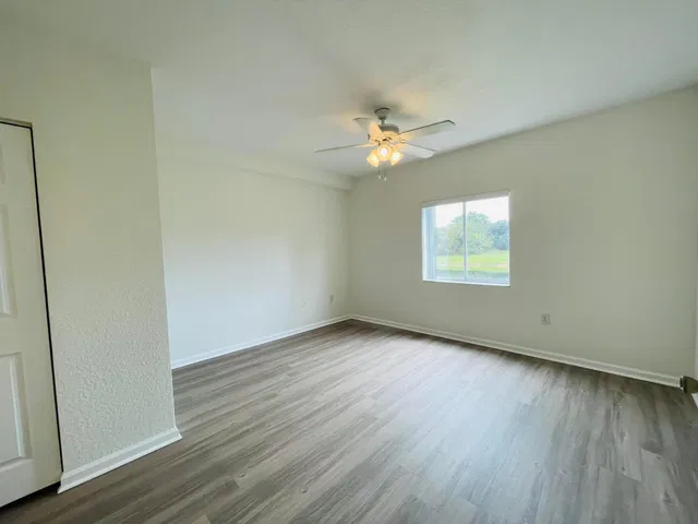 Unit 212 photo 3
