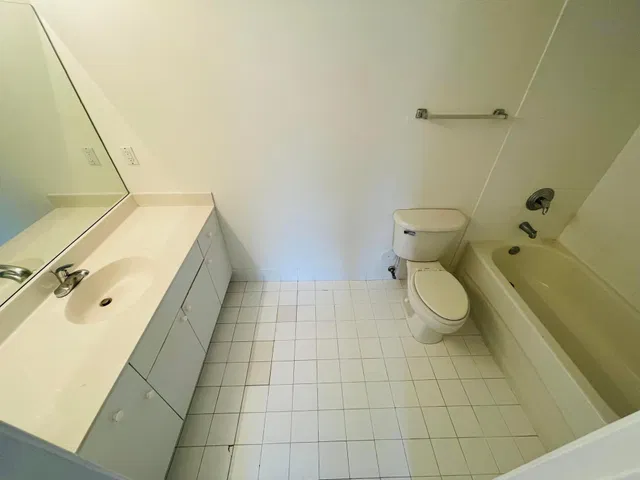 Unit 212 photo 20
