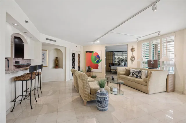 Boca Raton Unit 329 photo 3