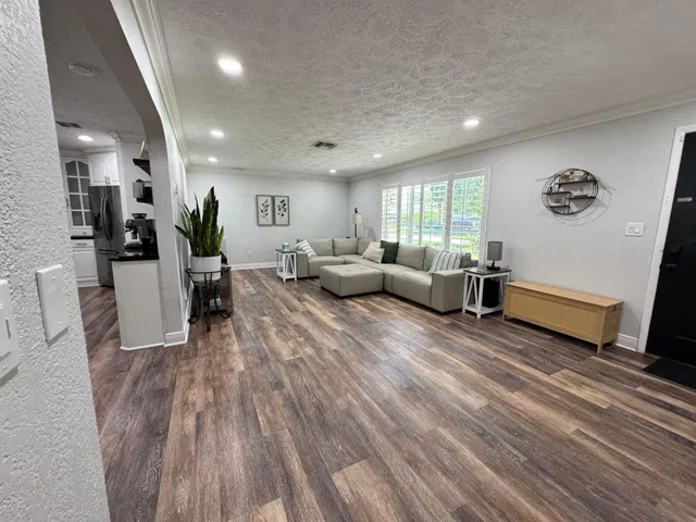  Residence photo 4