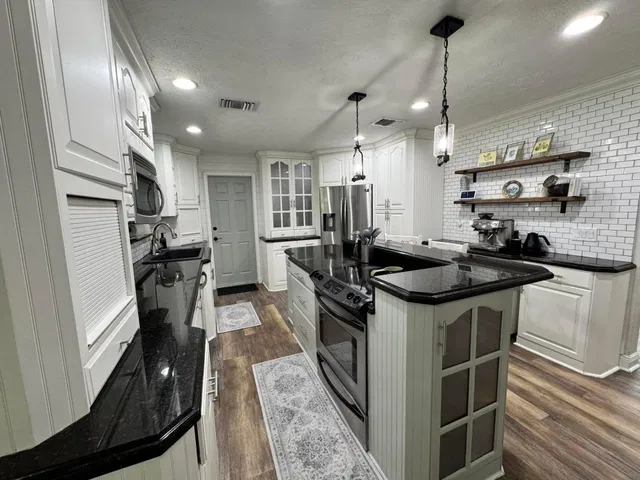  Residence photo 6