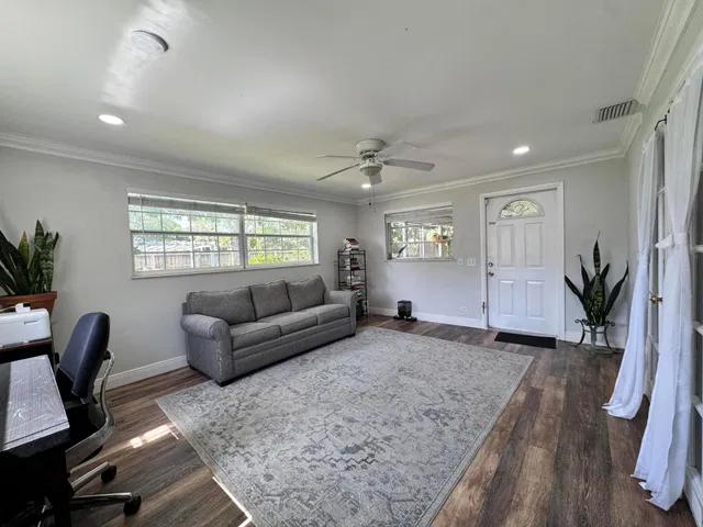  Residence photo 11