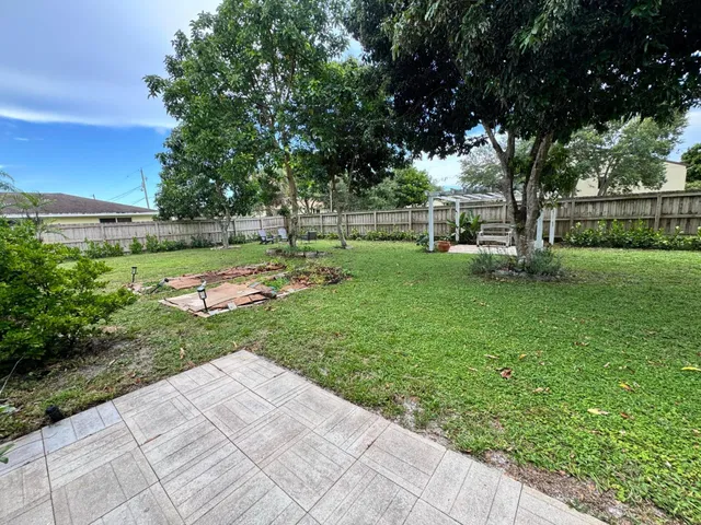  Residence photo 29