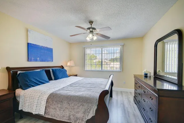Unit 307 photo 19