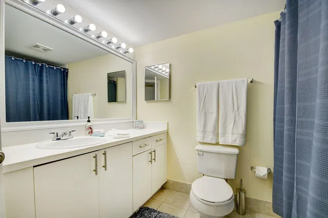 Unit 307 photo 20